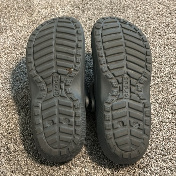 Grey fleece lined crocs. M8/W10 - Picture 5 of 5